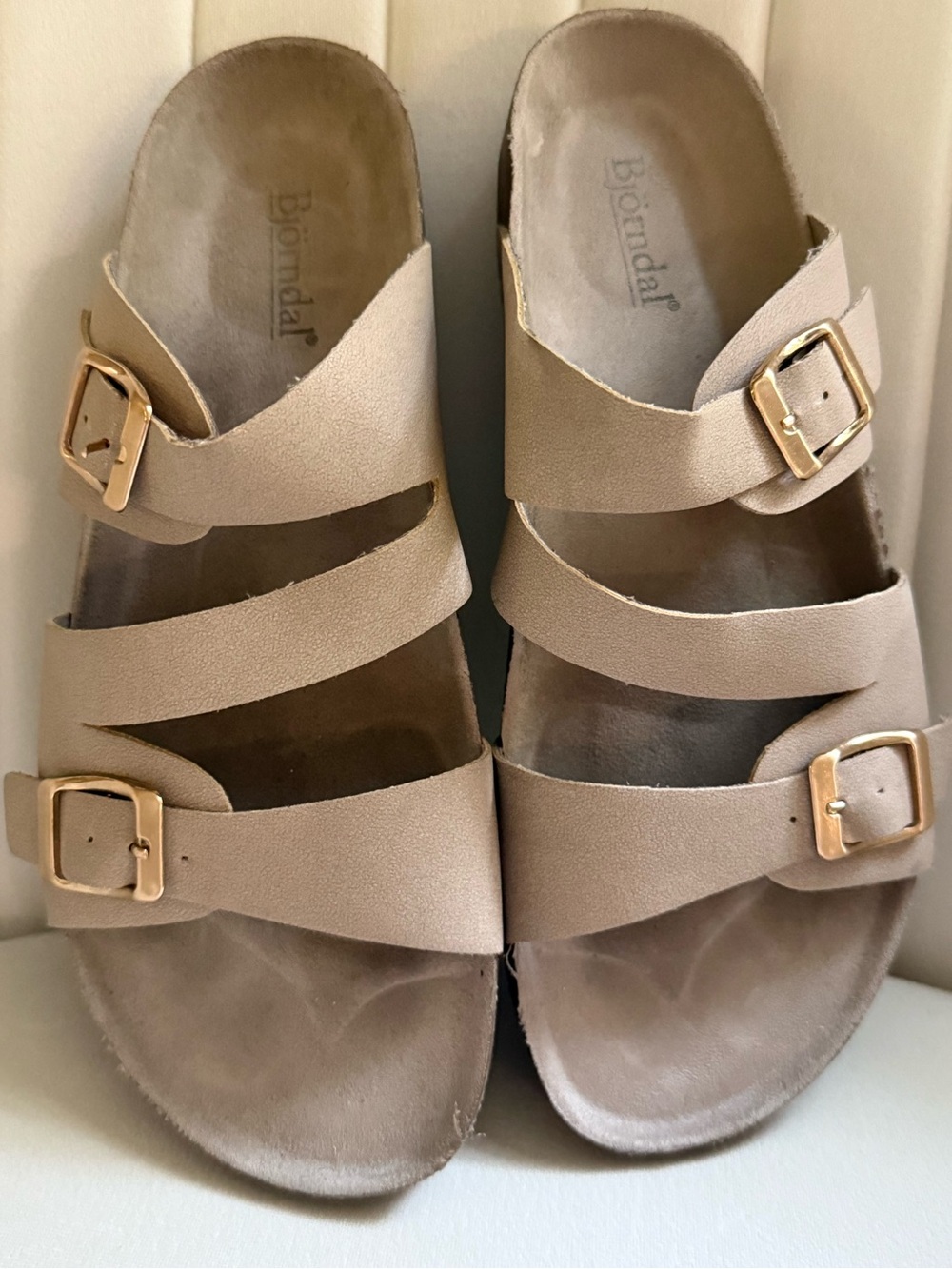 Bjorndal Delaney Women's Triple-Strap Buckle Sandals - Beige with Gold Buckles 8